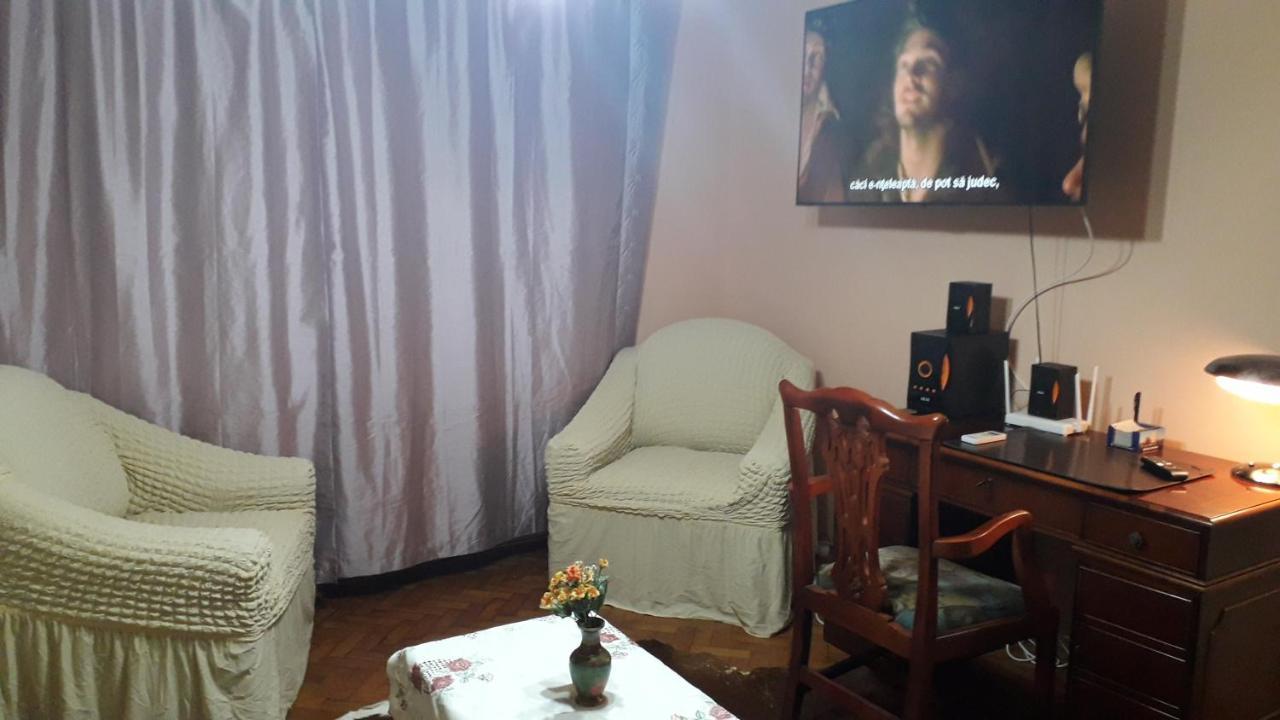 Cozy, Central 1-Bedroom Apartment In Timisoara, Romania エクステリア 写真