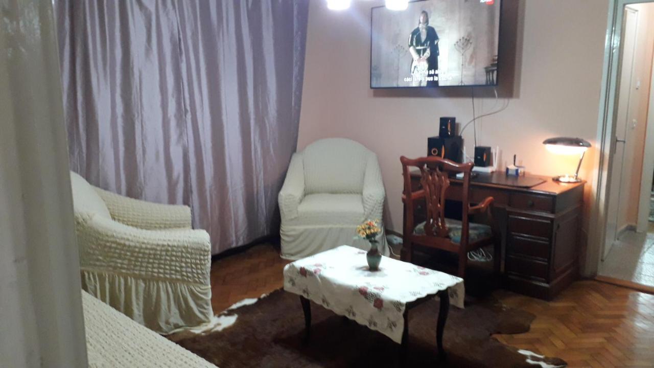 Cozy, Central 1-Bedroom Apartment In Timisoara, Romania エクステリア 写真